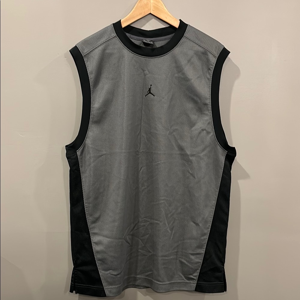 Jordan Men's Gray and Black Sleeveless Shirt